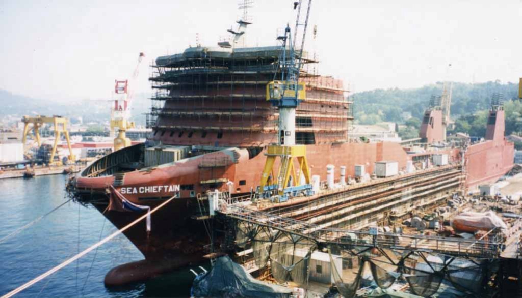 RFA SEA CHIEFTAIN (cancelled)
Under construction at La Spezia, May 1998
