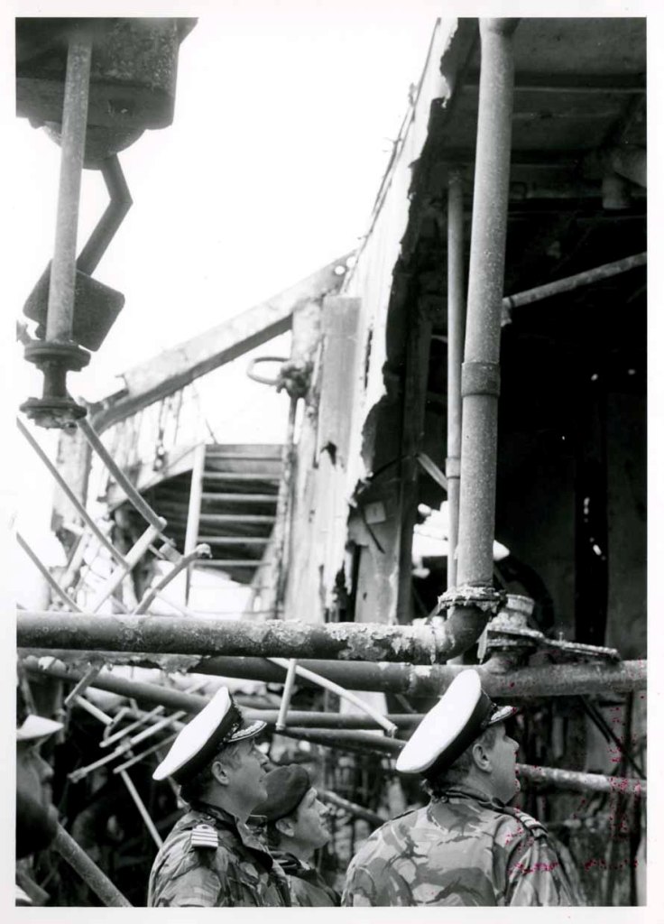 RFA SIR TRISTRAM
Survey of damage, Falklands, December1982.
