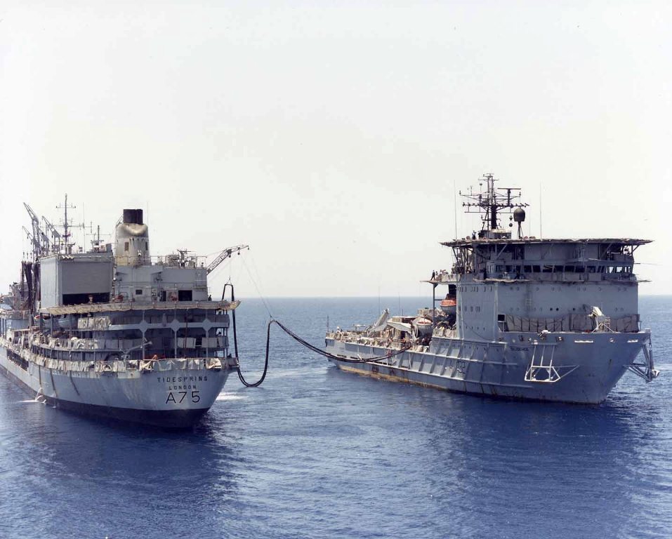 RFA DILIGENCE
Being refuelled by Tidespring, August 1988.
