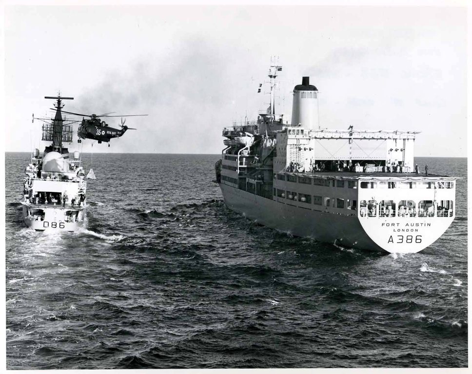 RFA FORT AUSTIN
Vertrep with HMS Birmingham and SK 535, Gulf of Oman 1980.
