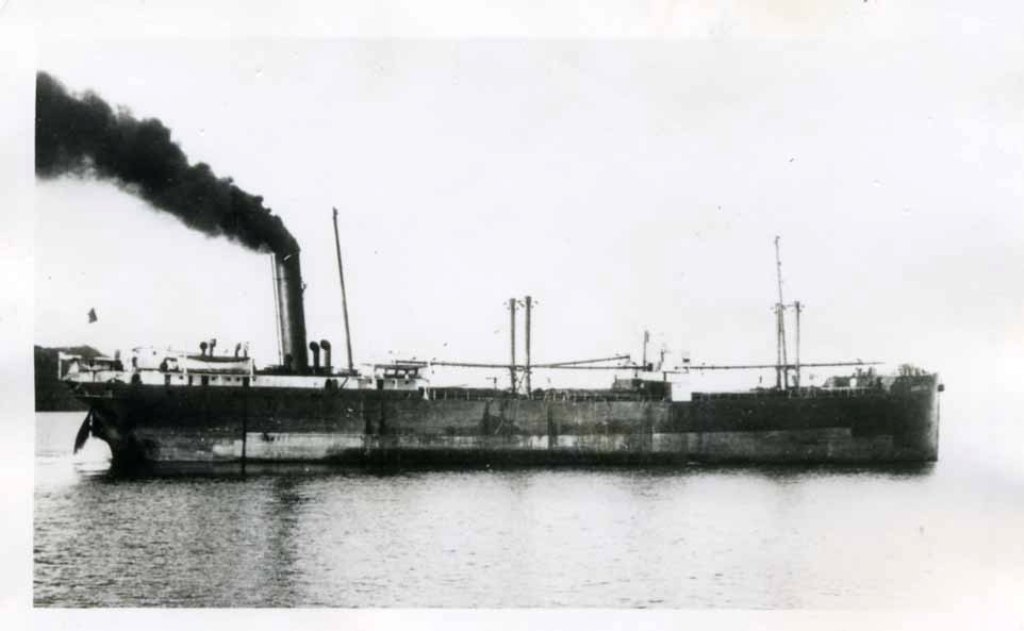 RFA MERCEDES  1908-1920
Collier built 1901. Capable of discharging 400 Tons per hour.
Used for experimental RAS trials. Sold 1920 and foundered 1936.
Modern copy from original.
