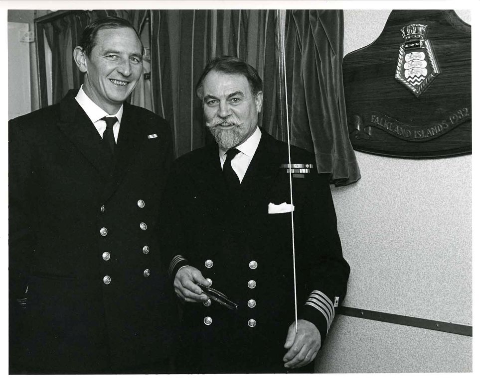 RFA SIR LANCELOT
Capt Jeremy Carew & Capt Gordon Butterworth unveiling Falklands Battle Honour, January 1985.
