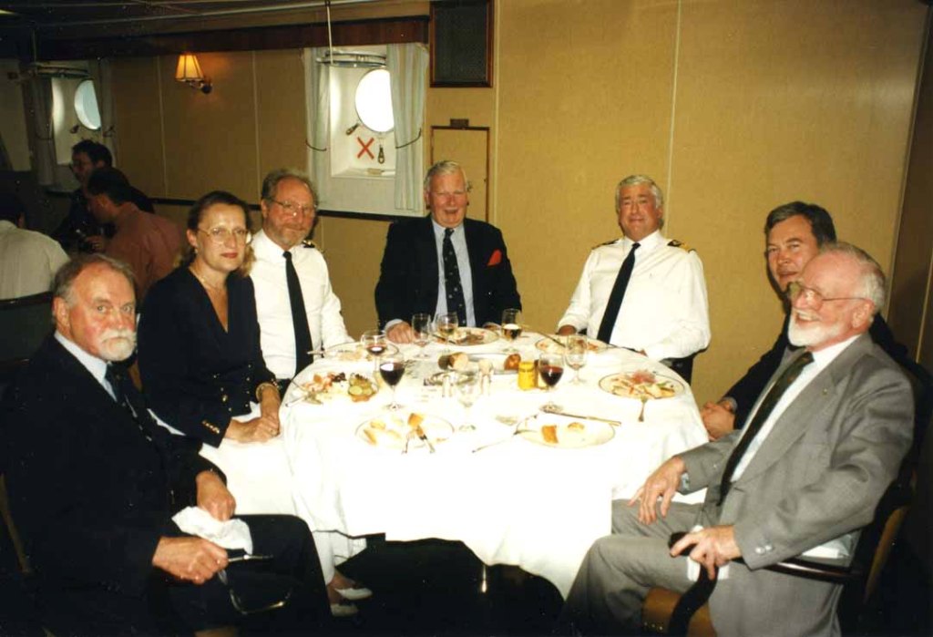 Cdre DAVID SQUIRE
Gordon Butterworth, ?, Steve Hodgsons, Ron Robbins, Cdre Bertie hawk.
