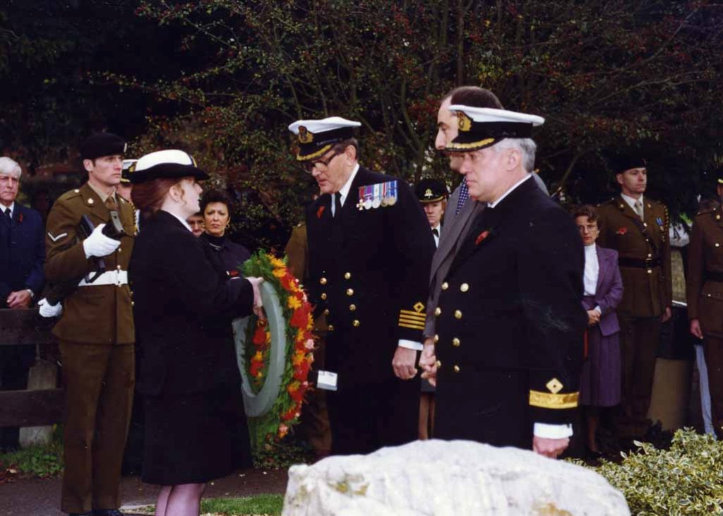 MARCHWOOD MEMORIAL
Captain Philip Roberts & Cdre David Squire.
