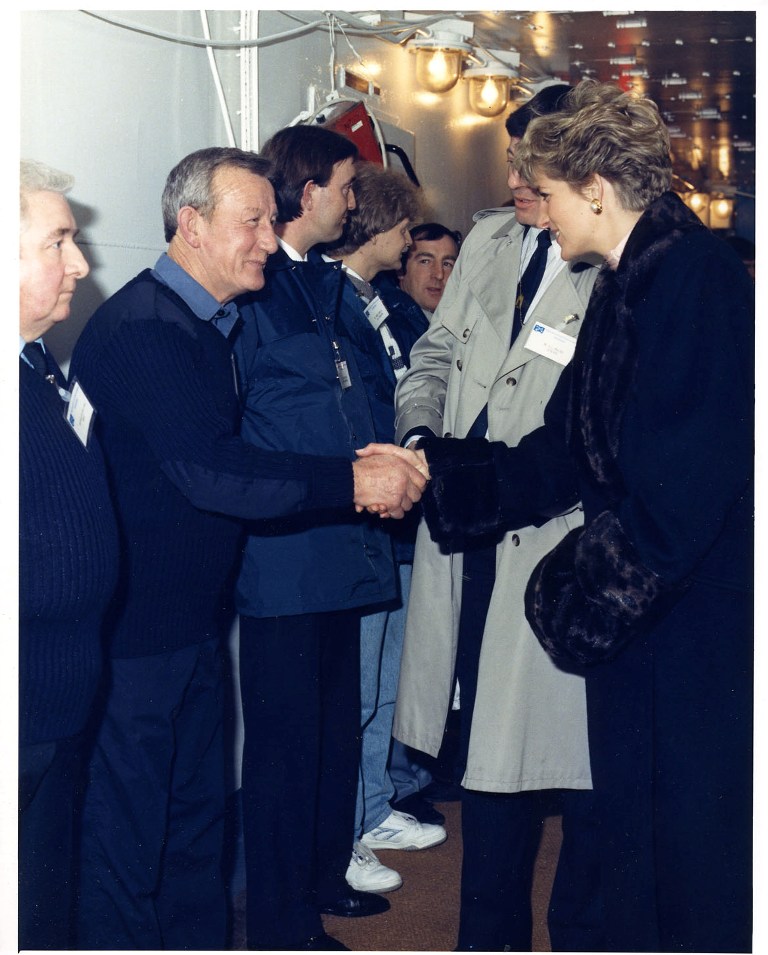 RFA FORT AUSTIN
Visit by HRH Prince Charles & Princess Diana, Devonport 1991.

