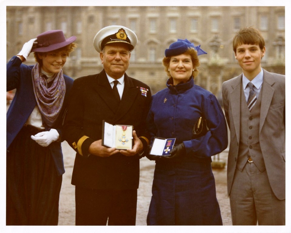 Commodore SAM DUNLOP
With his family after receiving his CBE and DSO at Buckingham Palace, 1982
