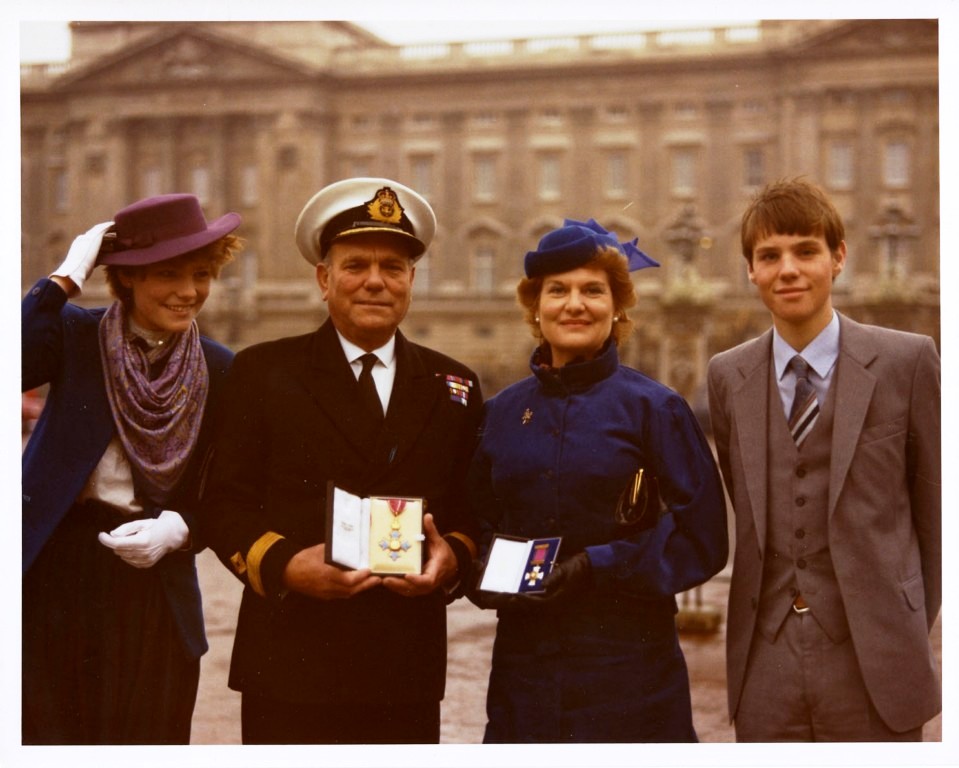 Commodore SAM DUNLOP
With his family after receiving his CBE and DSO at Buckingham Palace, 1982
