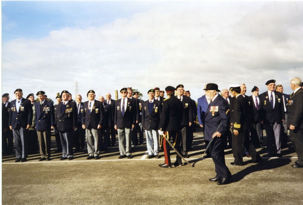 KOREAN WAR COMMEMORATION
Inauguration of Korean War Museum at Eden Camp, 3 October 1999.
Capt Habesch (bowler hat) escorting Maj Gen Birtwistle inspecting parade.
