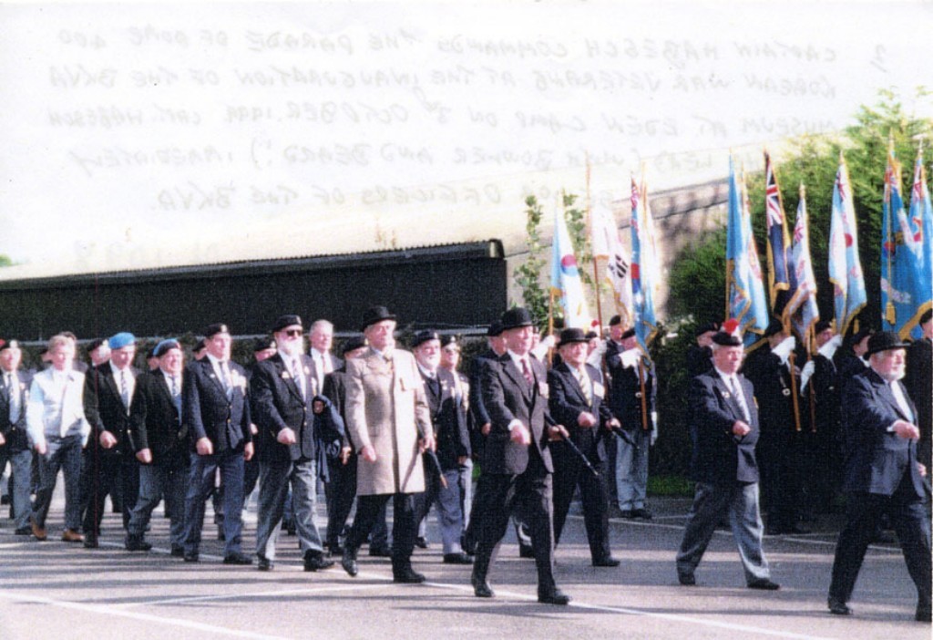 KOREAN WAR COMMEMORATION
Inauguration of Korean War Museum at Eden Camp, 3 October 1999.
Capt Habesch leading parade of 400 veterans.
