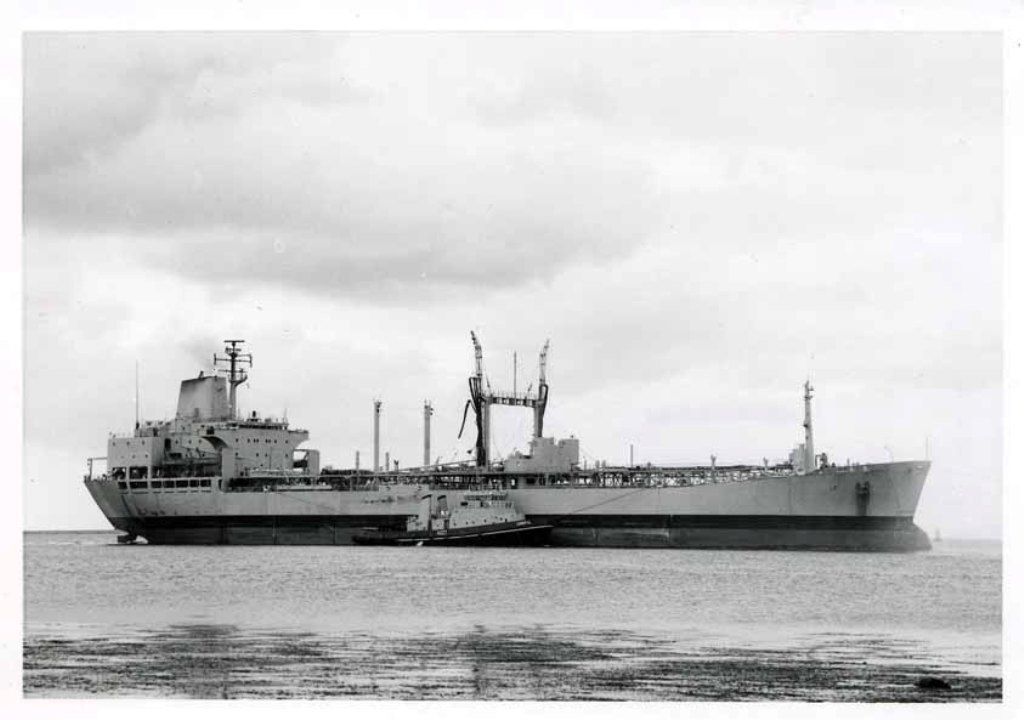RFA BAYLEAF (3)
Charlesworth Collection
At Plymouth on return from Falklands 13 Aug 1982.
Van Ginderen photograph.
