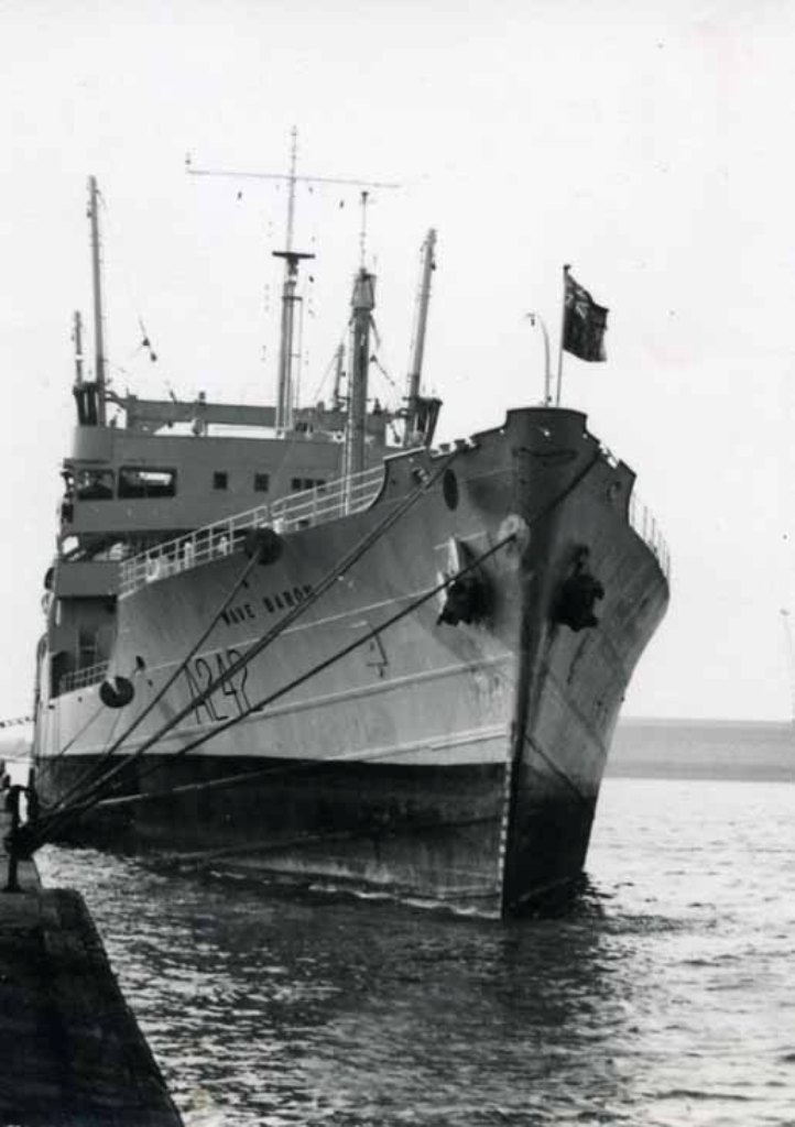 RFA WAVE BARON
Charlesworth Collection
Swansea Dock 1952.
