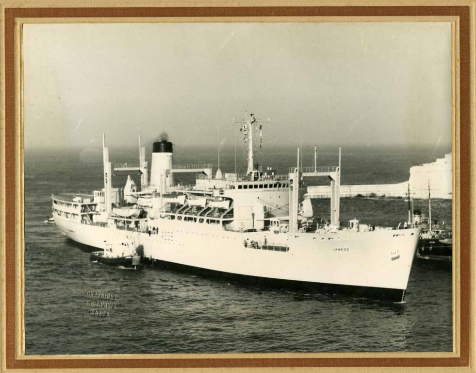 RFA LYNESS
Charlesworth Collection
Mounted photo by A&J Pavia.

