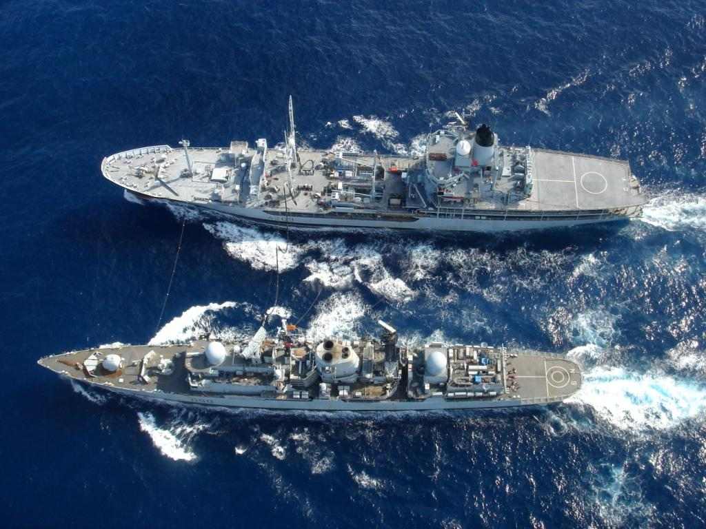 RFA GREY ROVER
With HMS Southampton 2005.
