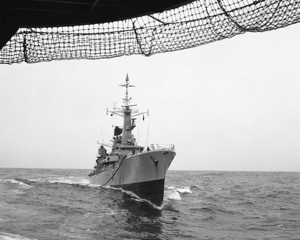 HMS APOLLO
Wilson Collection
Refuelling from Olwen in Icelandic waters, 14 December 1972.
